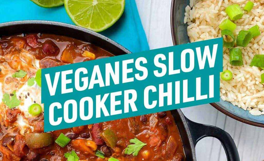 Ganz gleich, ob du in diesem Jahr einen Veganuary-Versuch unternehmen oder einfach nur deine Ernährung auf pflanzliche Kost umstellen willst, dieses vegane Chili con Carne Rezept ist garantiert ein Volltreffer.